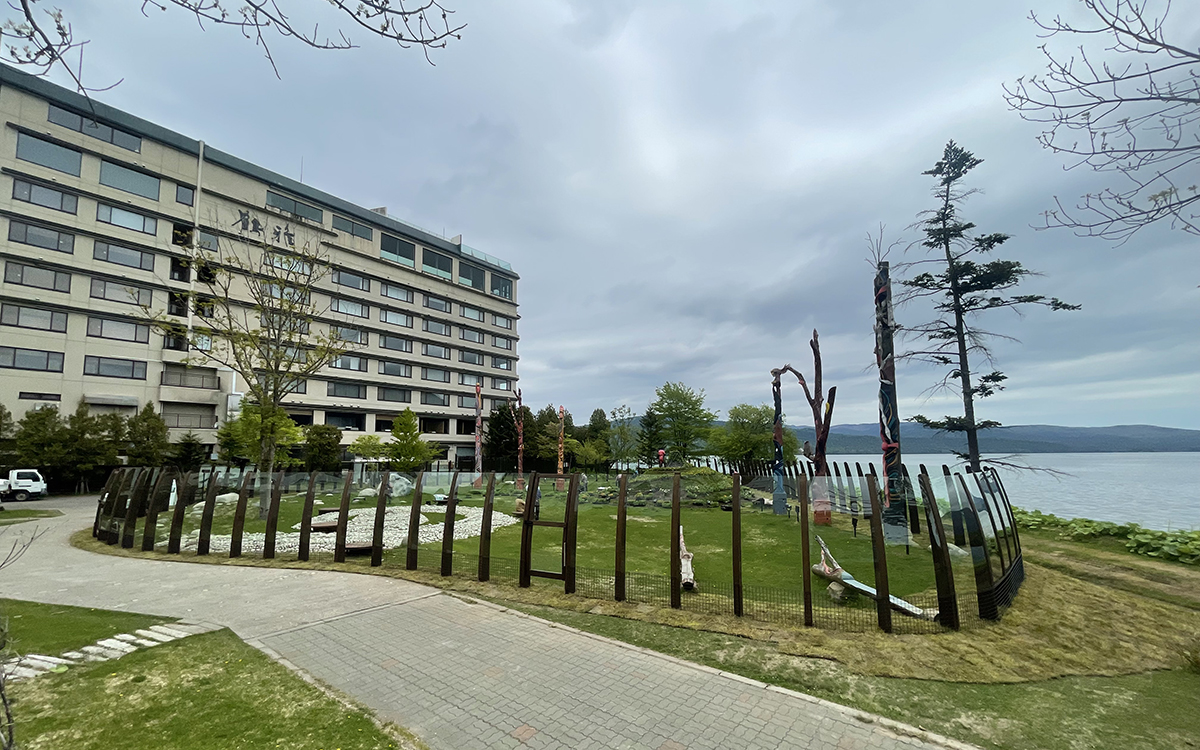 ドレスガーデン防鹿フェンス（阿寒湖畔鶴雅本館）