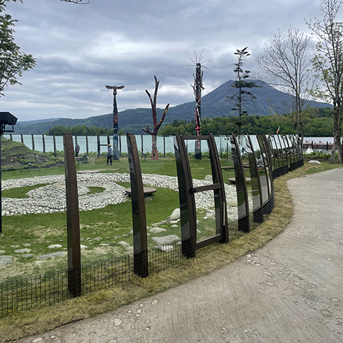 ドレスガーデン防鹿フェンス（阿寒湖畔鶴雅本館）