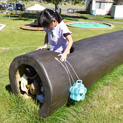 丸太のトンネル