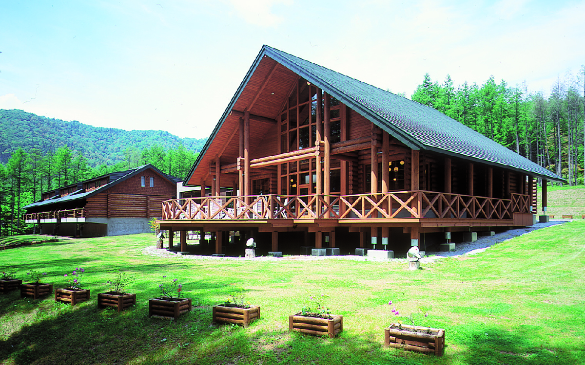 かなやま湖ログホテルラーチ